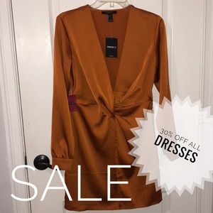 Forever 21 slit v neck long sleeve orange dress S